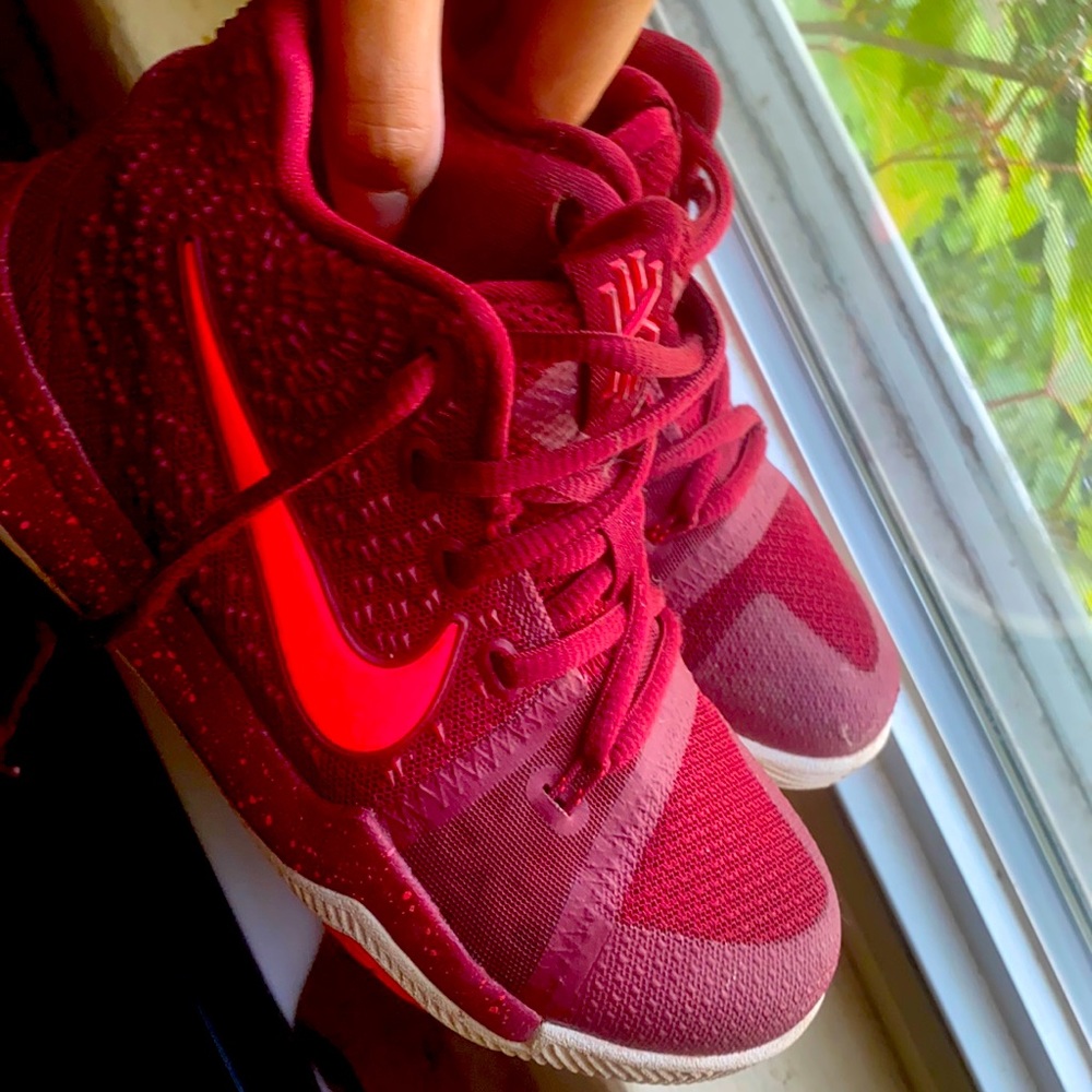 Shoes, Nike, size 13 in little girls, burgundy